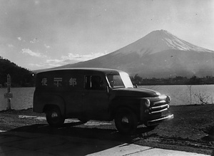 小型逓送車走行中(山梨)