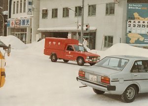 雪中の集配作業(小樽)