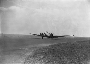 エムボイ機の着陸