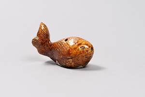 褐釉金魚形水滴