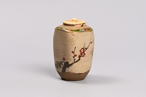 色絵梅枝四方茶入