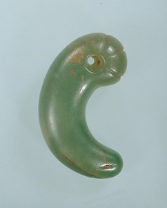 硬玉勾玉