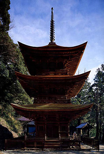 小山寺三重塔