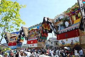 青柏祭の曳山行事