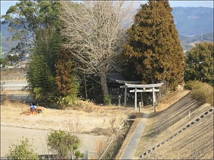 堰留神社