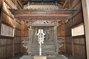 春日神社本殿　附棟札２枚，扉板２枚