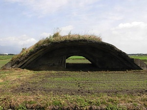 海軍航空隊笠野原基地跡の川東掩体壕