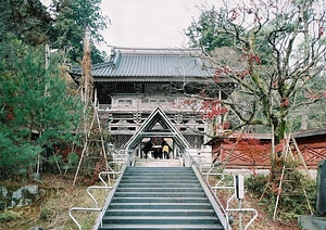 菅谷寺本堂及び山門<BR/>附　本堂棟札、山門棟札、山門版木