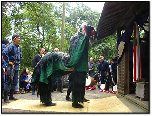 野間出野の獅子舞