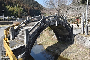 鮎原剣神社穹崇橋　付　神苑ニ関スル経費明細簿、神社昇格願書