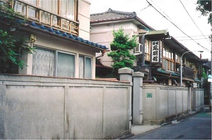 鳳明館本館