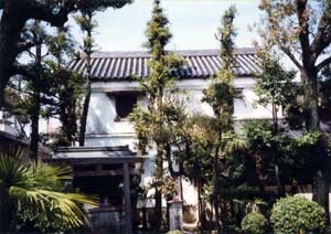 樟徳館土蔵