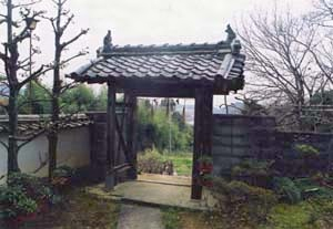 志方八幡神社社務所門