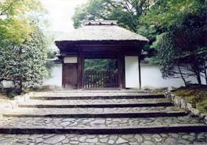 安楽寺山門