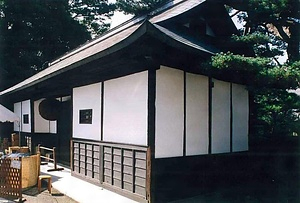 石川酒造長屋門