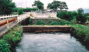 小田井灌漑用水路中谷川水門