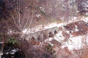 旧北炭夕張炭鉱高松ズリ捨線拱橋