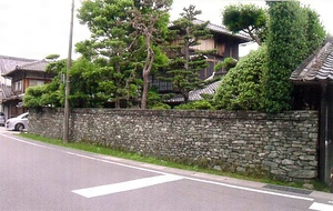 山本家住宅石塀