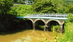 千本貯水池堰堤管理橋