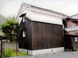 桜寛苑（旧金田家住宅）土蔵