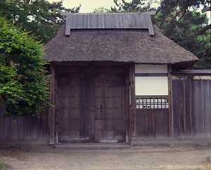 旧平山家住宅（青森県五所川原市湊） 表門