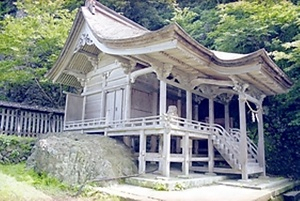 白山神社本殿