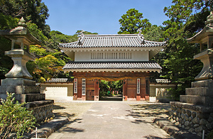 油山寺山門