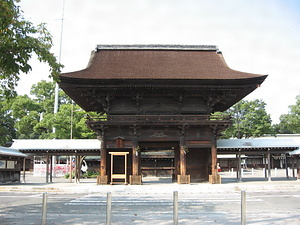 尾張大国霊神社楼門