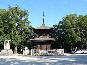 知立神社多宝塔