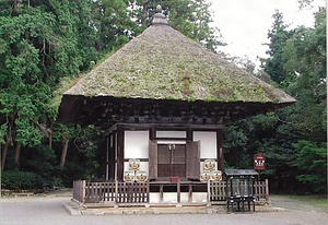 観心寺建掛塔