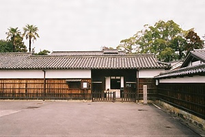 永富家住宅(兵庫県揖保郡揖保川町) 長屋門