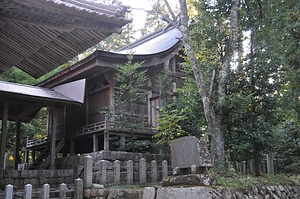 竜山八幡神社本殿