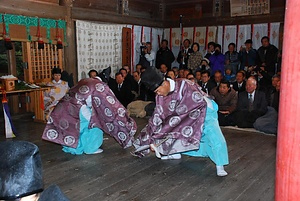 都々古別神社の御田植