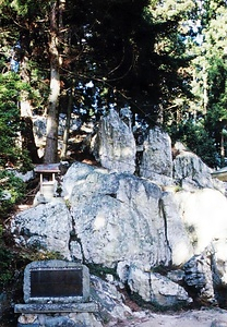 鹿島神社のペグマタイト岩脈