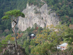 鳳来寺山