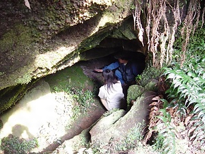 大根島の熔岩隧道