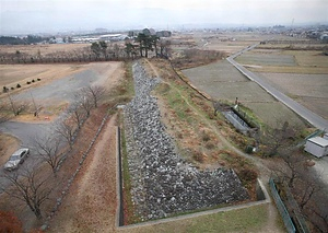 御勅使川旧堤防（将棋頭・石積出）