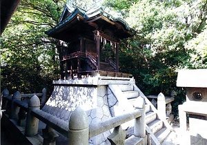 宇夫階神社忠魂社本殿