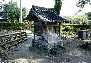 岩崎家住宅祠