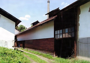 山一醤油店仕込み場