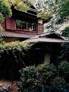 蘆花浅水荘 本屋