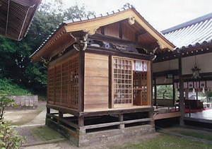 春日神社申殿