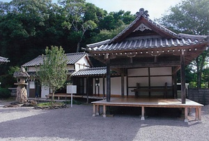 春日神社神楽殿