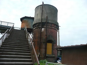 ＪＲ多度津駅構内給水塔一