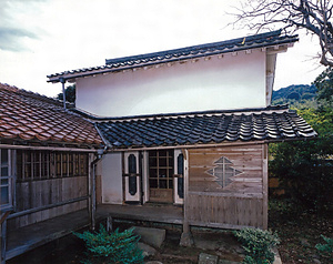 尾﨑家住宅（鳥取県東伯郡湯梨浜町） 土蔵