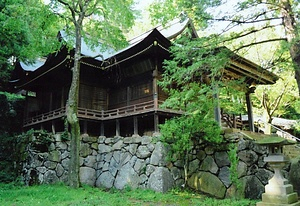 玉依比賣命神社拝殿