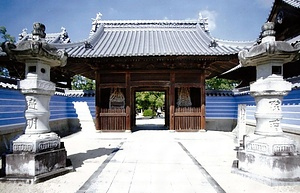 本山寺大門