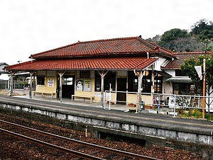 ＪＲ三角線網田駅本屋