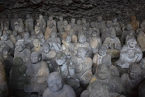 羅漢寺石仏（石造釈迦如来及両脇侍坐像／石造梵天帝釈天倚像／石造四天王立像／石造日天月天立像／石造龍王立像／石造十大弟子立像／石造五百羅漢像／石造供養具〔以上無漏窟安置〕／石造五百羅漢像／石造竜頭）