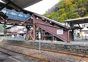 長良川鉄道郡上八幡駅跨線橋